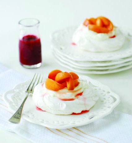 Peach with Pavlova and Raspberry sauce