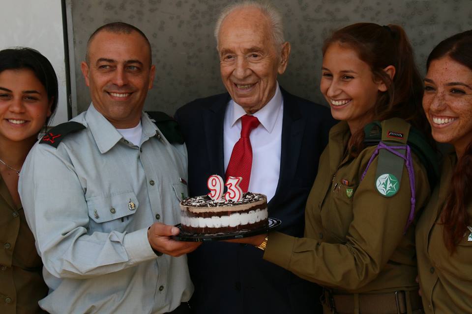 Shimon Peres celebrates 93!