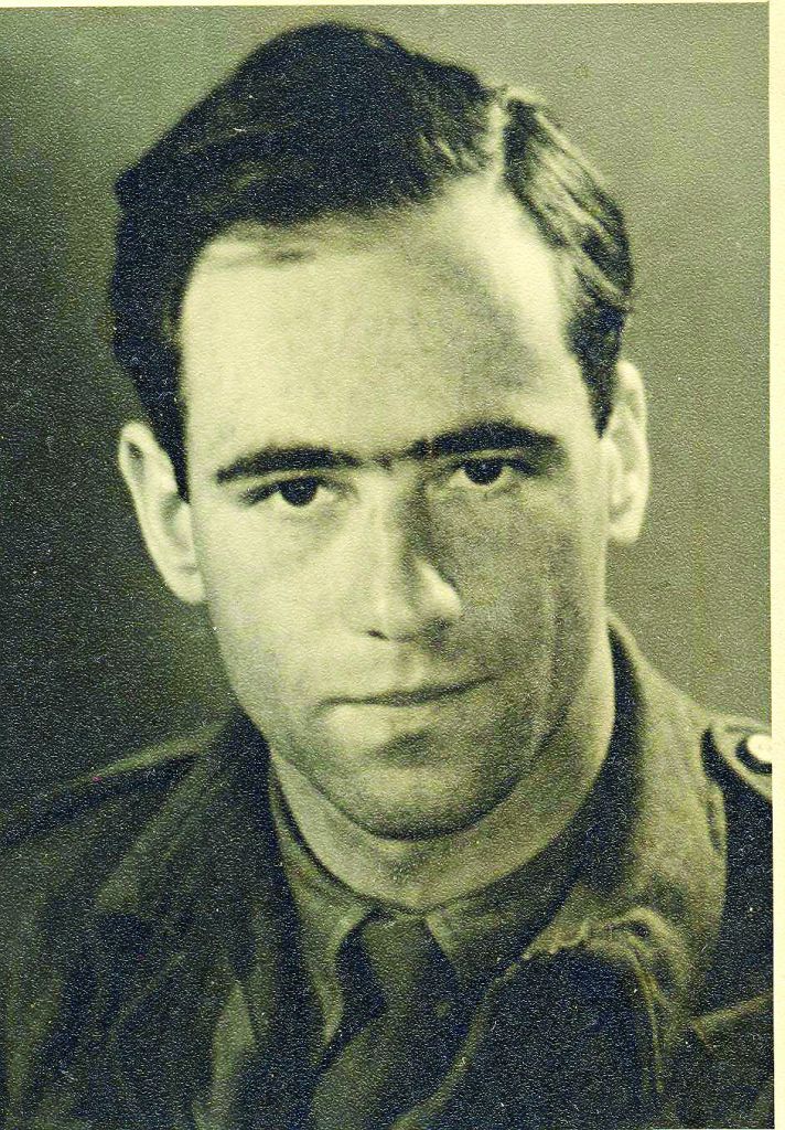 Fritz Lustig in uniform 1 001
