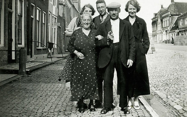 The Boas-Pais family, who perished in the Holocaust, in front of their home in the Frisian city of Harlingen.