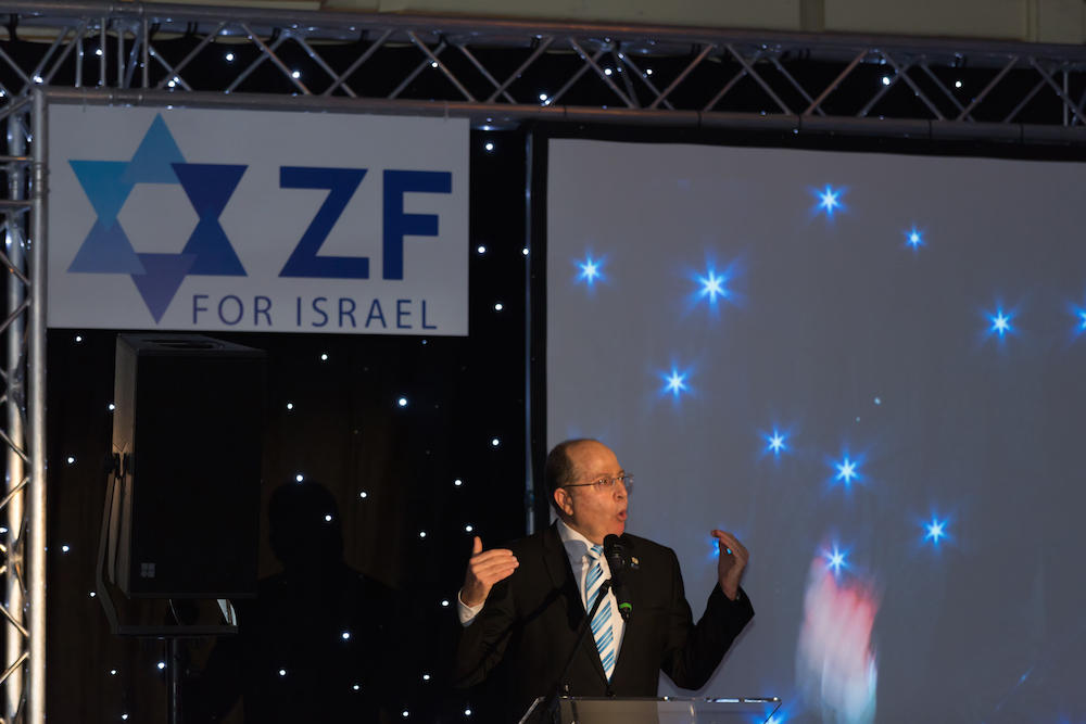 Moshe Ya'alon speaking at the ZF dinner (Credit: Steve Winston) 