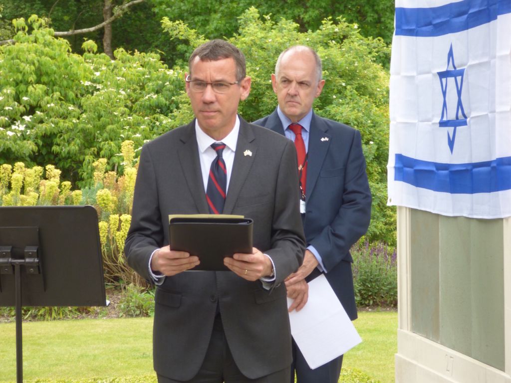Mark Regev reading a message from Benjamin Netanyahu 