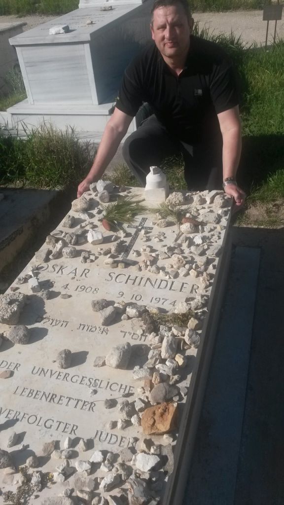 Richard Burgess at Oskar Schindler's grave 