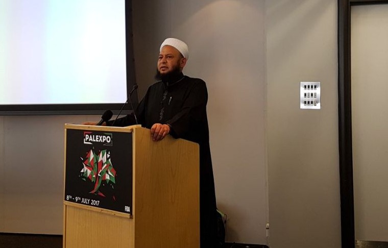 Sheikh Ebrahim Bham speaking at the Pal Expo event