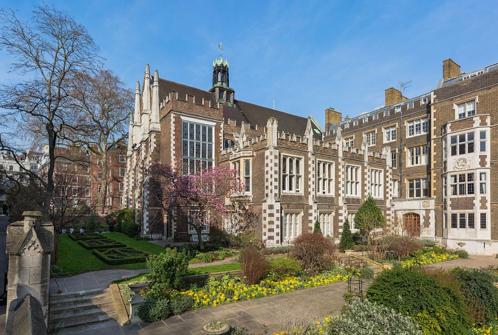 Middle Temple Hall is the perfect location for a simcha