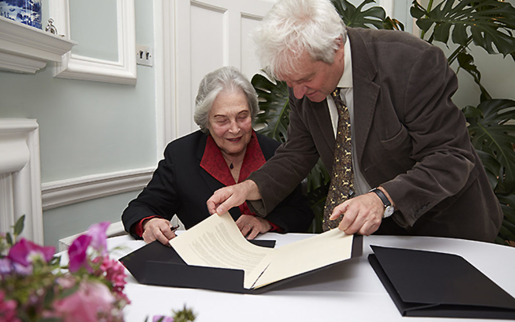 Sir Paul Nurse, President of the Royal Society, and Professor Ruth Arnon, President of the Israel Academy of Sciences and Humanities, signing the agreement on 16th of April