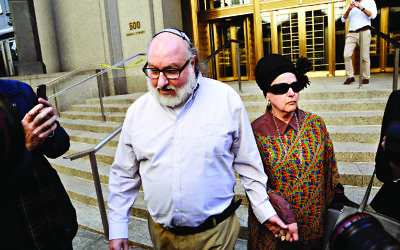 Convicted spy Jonathan Pollard and his wife (AP Photo/Mark Lennihan)