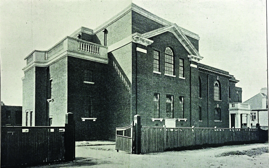 The exterior of Golders Green Synagogue in 1927.