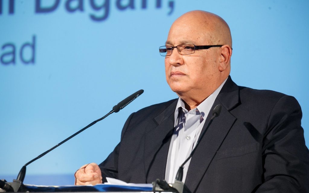 Photo by Assaf Shilo/Israel Sun 29-30/05/2012

Former Mossad Chief Meir Dagan dies at the age of 71 after a long battle against cancer. 

Dagan served as the Mossad chief from 2002-2011. 
He was born in 1945, reportedly in a train somewhere between Poland and Russia, to two survivors.
Ariel Sharon appointed Dagan in October 2002, telling him, the story goes, that he wanted a Mossad with a knife between its teeth.

øàù äîåñã ìùòáø îàéø ãâï ðôèø áâéì 71