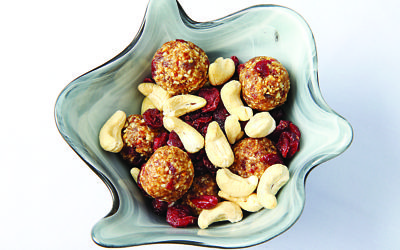 Cashew nut and cranberry