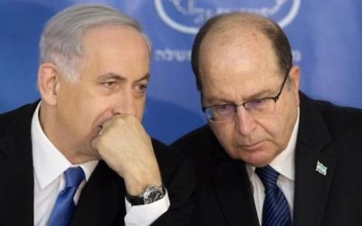 Moshe Yaalon with Benjamin Netanyahu.