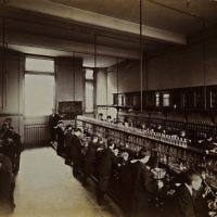 Chemistry Laboratory, 1908 (credit - Jewish Museum London)