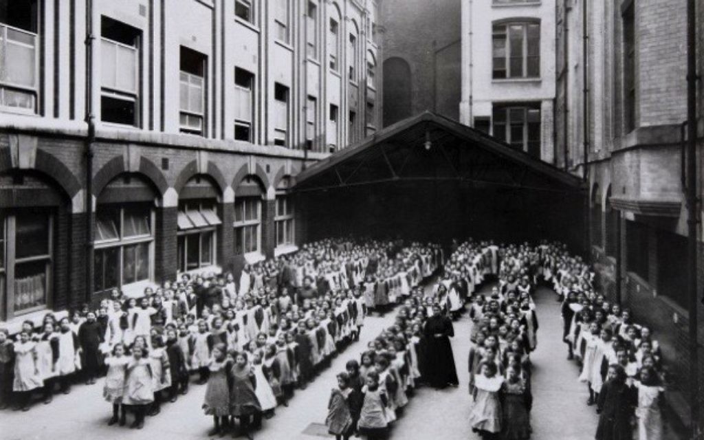 Playground assembly, 1908 (credit - Jewish Museum) Playground assembly, 1908 (credit - Jewish Museum)