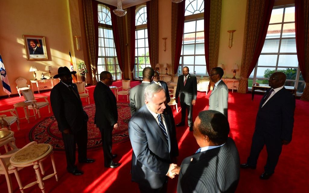 Benjamin Netanyahu meets African leaders in Uganda ( JINI Photo Agency, LTD) Benjamin Netanyahu meets African leaders in Uganda ( JINI Photo Agency, LTD)