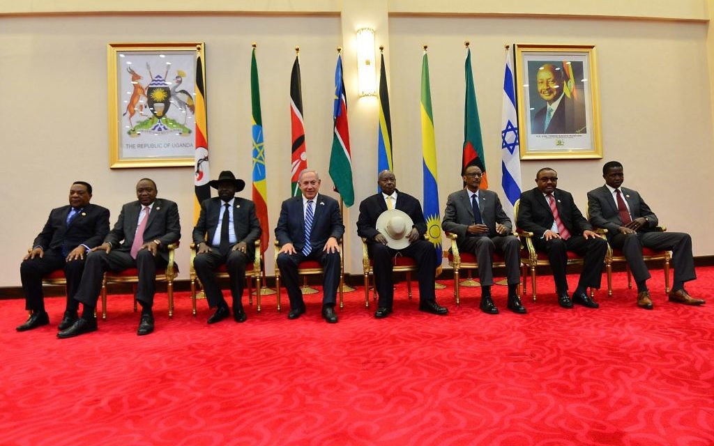 Netanyahu with seven African leaders ( JINI Photo Agency, LTD) Netanyahu with seven African leaders ( JINI Photo Agency, LTD)
