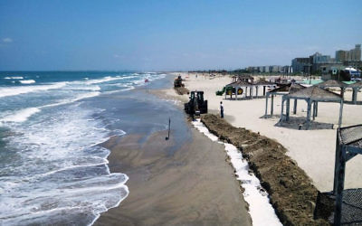Residents have been urged to avoid area beaches,( Photo by: Israeli Environmental Protection Ministry /JINIPIX)
