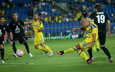 Tal Ben Haim II opens the scoring for Maccabi Tel Aviv