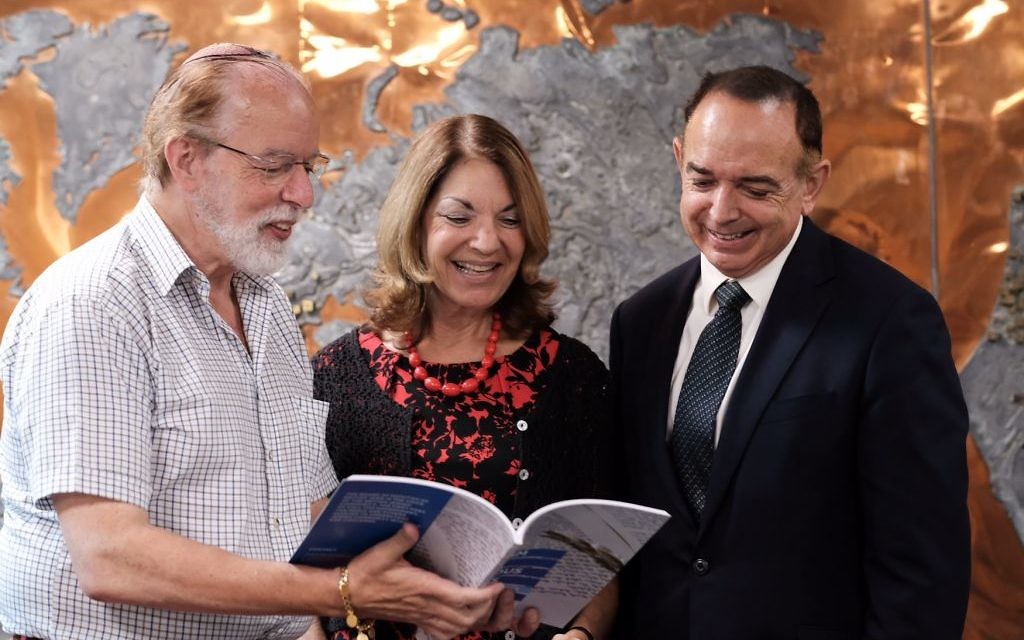 Photo: (left to right) Author Clive Lawton, Board of Deputies Vice President Sheila Gewolb and Communities Minister Lord Bourne.

Photo credit: Gary Perlmutter