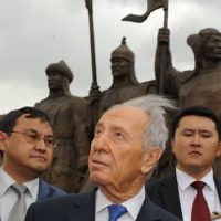 Shimon Peres in China