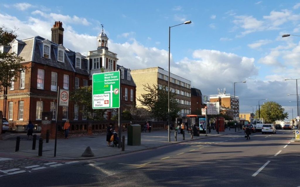 The school is pictured on Stamford Hill, posted on social media by Shomrim