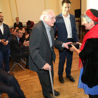 Reform rabbi Laura Janner-Klausner with a Cable Street veteran