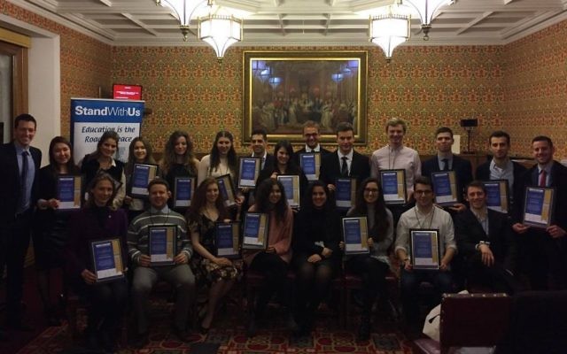 StandWithUS UK graduates with their hard-earned certificates