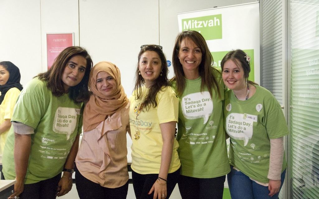 Jewish and Muslim volunteers on Sadaqa Day Jewish and Muslim volunteers on Sadaqa Day