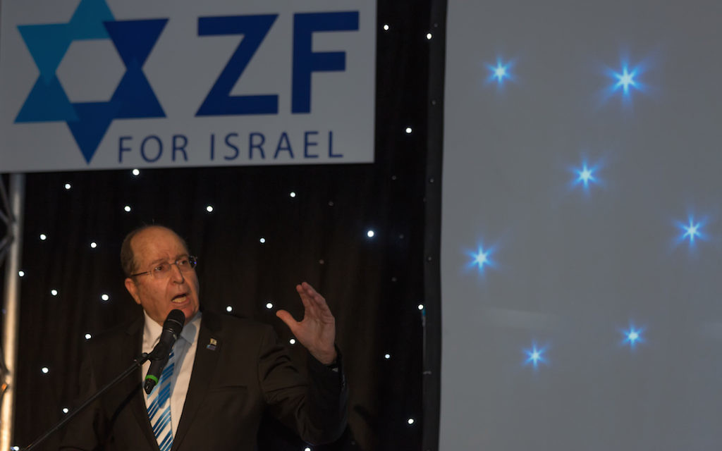 Moshe Ya'alon speaking at the ZF dinner (Credit: Steve Winston)