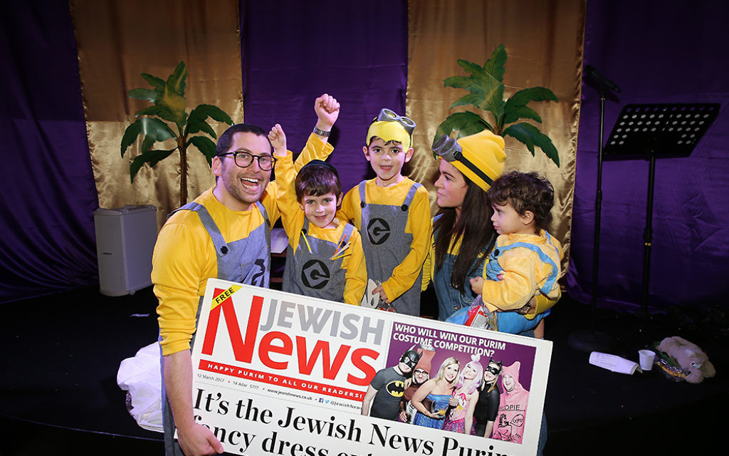 Rabbi James Proops at Mill Hill Synagogue with his family

Photo credit: Marc Morris Photography