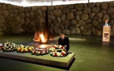 General-Secretary Iain McNicol laying a wreath at Yad Vashem