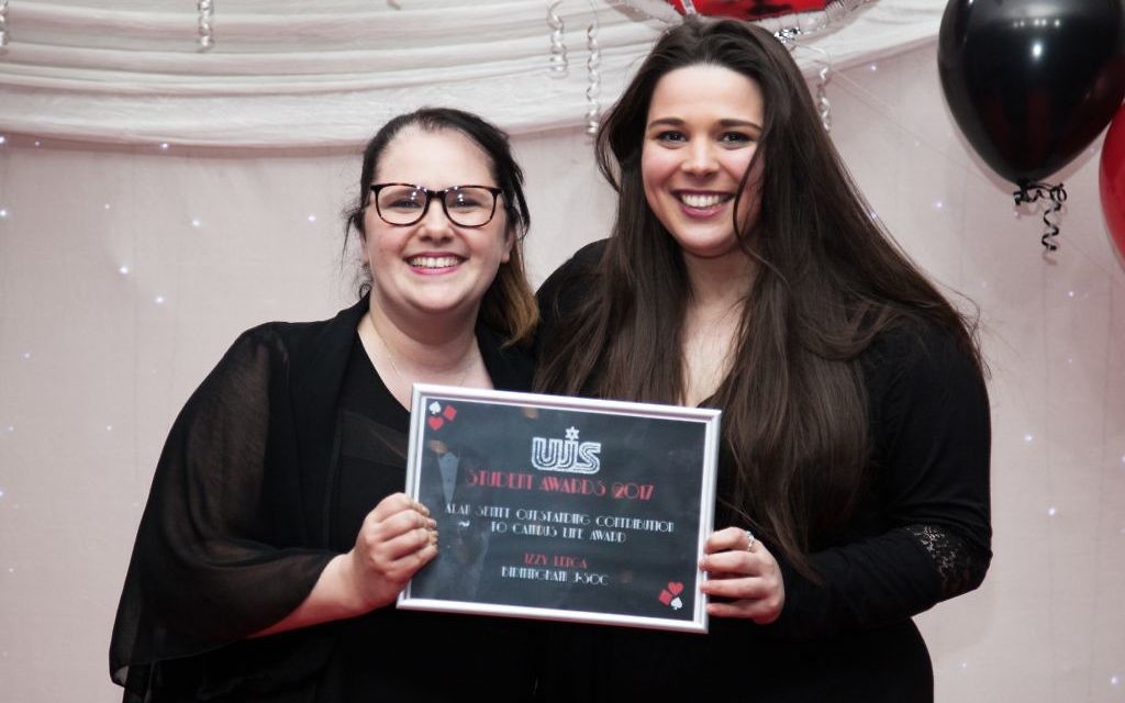 Emma Senitt presenting Izzy Lenga with her award
Photo credit: Eli Gaventa Emma Senitt presenting Izzy Lenga with her award
Photo credit: Eli Gaventa