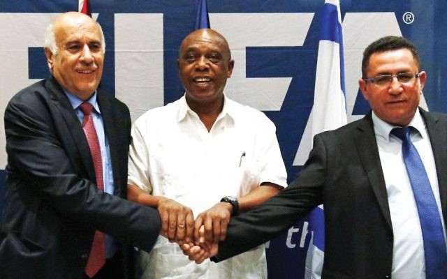 Ofer Eini (right) meeting with Jibril Rajoub (left) during a FIFA meeting last year