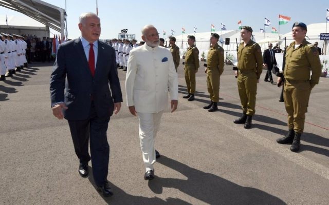 Narendra Modi with Israeli leader Benjamin Netanyahu