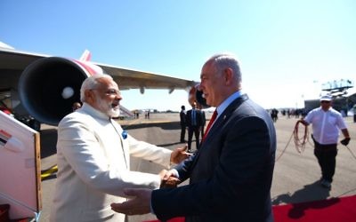 Narendra Modi embraced by Israeli leader Benjamin Netanyahu