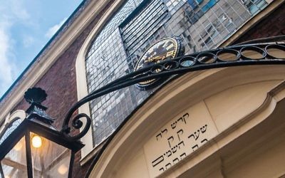 Synagogue membership has dramatically fallen since 1990, though the opposite is the case within the Charedi community