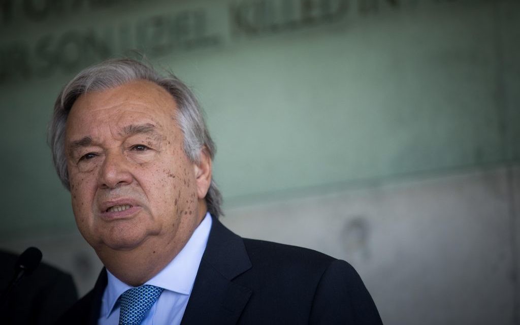UN Secretary General Antonio Guterres lay a wreath during a ceremony at the Hall of Remembrance in the Yad Vashem Holocaust memorial in Jerusalem August 28, 2017. Photo by: JINIPIX