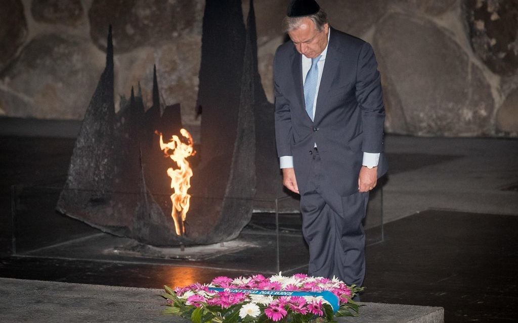 UN Secretary General Antonio Guterres lay a wreath during a ceremony at the Hall of Remembrance in the Yad Vashem Holocaust memorial in Jerusalem August 28, 2017. Photo by: JINIPIX UN Secretary General Antonio Guterres lay a wreath during a ceremony at the Hall of Remembrance in the Yad Vashem Holocaust memorial in Jerusalem August 28, 2017. Photo by: JINIPIX