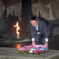 UN Secretary General Antonio Guterres lay a wreath during a ceremony at the Hall of Remembrance in the Yad Vashem Holocaust memorial in Jerusalem August 28, 2017. Photo by: JINIPIX