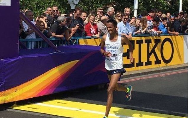 Girmaw Amare was the only Israeli to finish the men's marathon