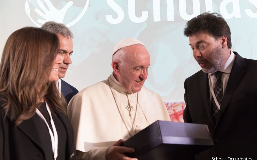 The Pope giving his blessing to the historic Collaboration between World Ort and the Vatican