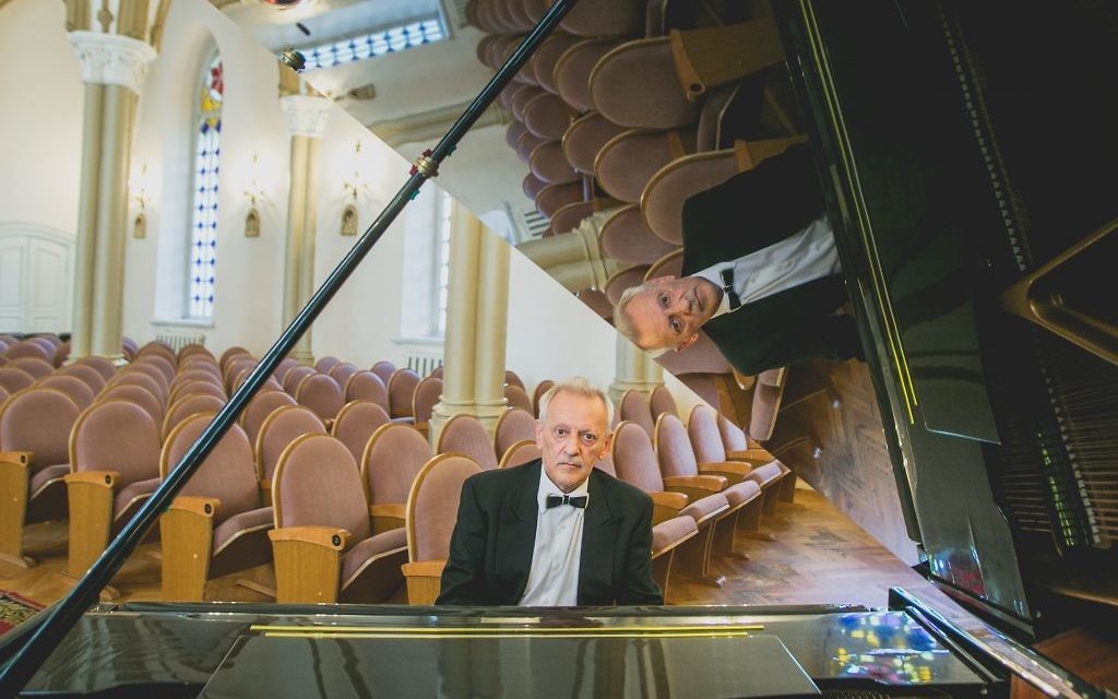 Mikhail Klein 

Photo source: http://filarmoniya.irk.ru/muzykalnaya-kultura-priangarya-ponesla-nevospolnimuyu-utratu/