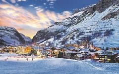 Val d'Isere is famous for its snow-sure piste and remains one of the best resorts on offer Val d'Isere is famous for its snow-sure piste and remains one of the best resorts on offer