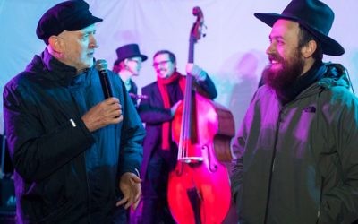 Jeremy Corbyn chatting with rabbi Mendy Korer of Islington Chabad 


Photo credit: Jeremy Freedman