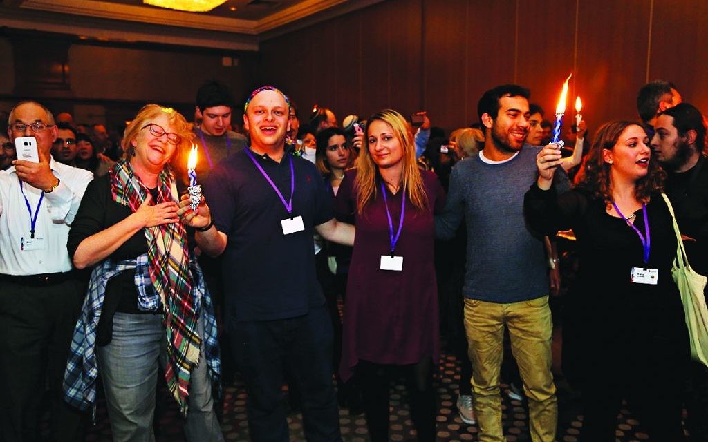 Limmudniks participate in havdallah on Saturday Night 

Photo by Jonathan Hunter