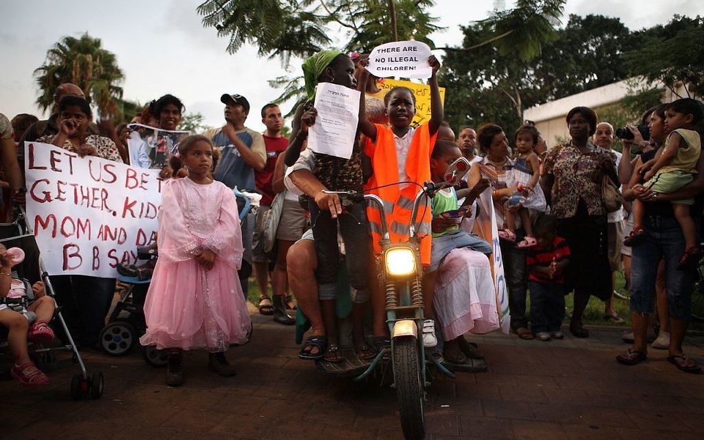 Demonstration against the expulsion of undocumented immigrants and their families from Israel, Tel Aviv, 2009
