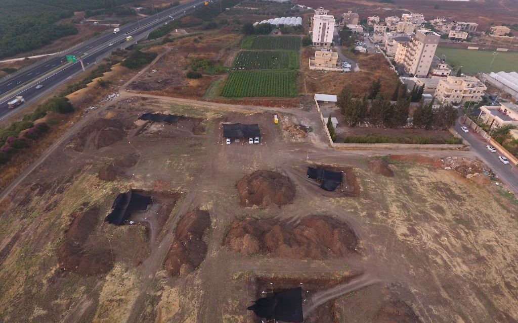 The excavation at Jaljulia, aerial view. Photograph: Yitzhak Marmelstein, Courtesy of the Israel Antiquities Authority