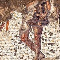 Excavating the mosaic. Photo: Yitzhak Marmelstein, Israel Antiquities Authority