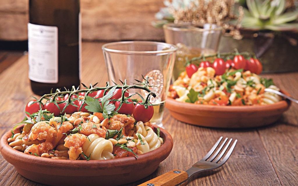 Saffron and cauliflower pasta