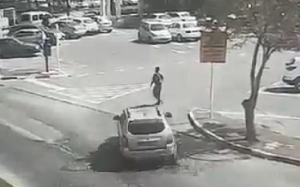The jeep drove straight into a border policeman