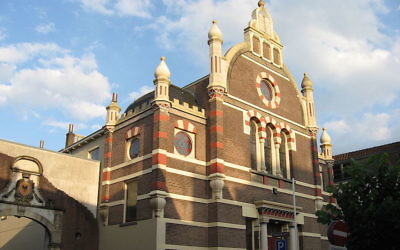 The synagogue in Deventer in the Netherlands was recently bought by Turkish developer Ayhan Sahin. (Martie Ressing/Wikimedia Commons)